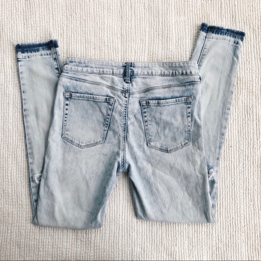 Bullhead Mid-Rise Skinny Jeans Distressed